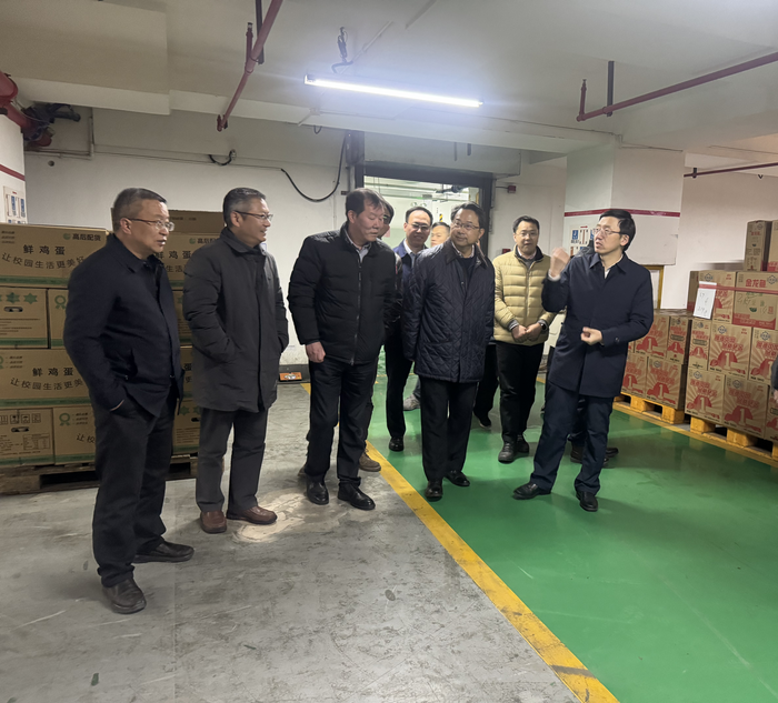 参观上海高校冷链物流有限公司冷链基地