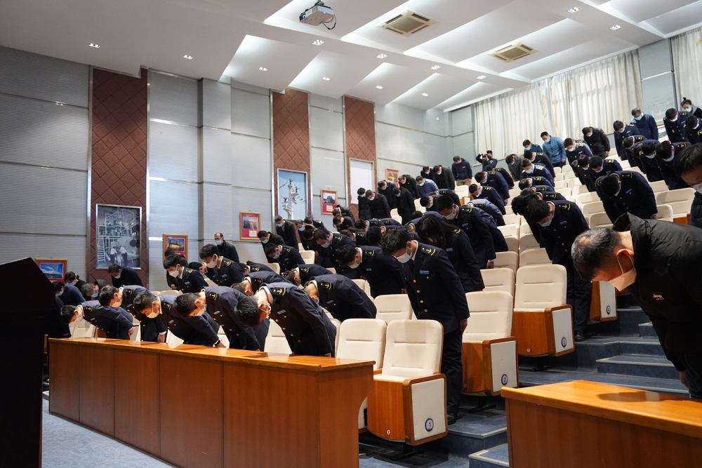 商船学院师生收听收看江泽民同志追悼大会