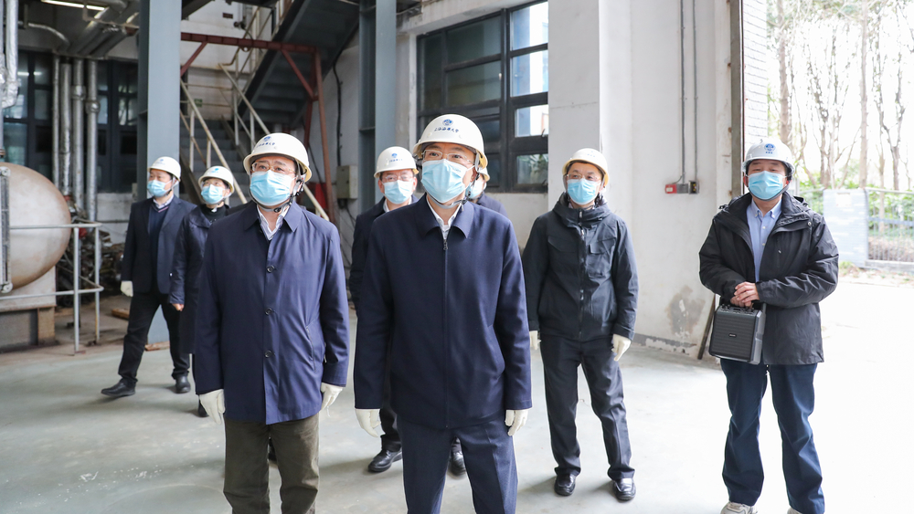 参观商船学院自动化机舱实验室