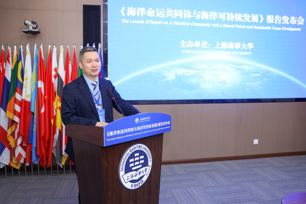 上海海事大学国际交流处处长阮巍主持发布会