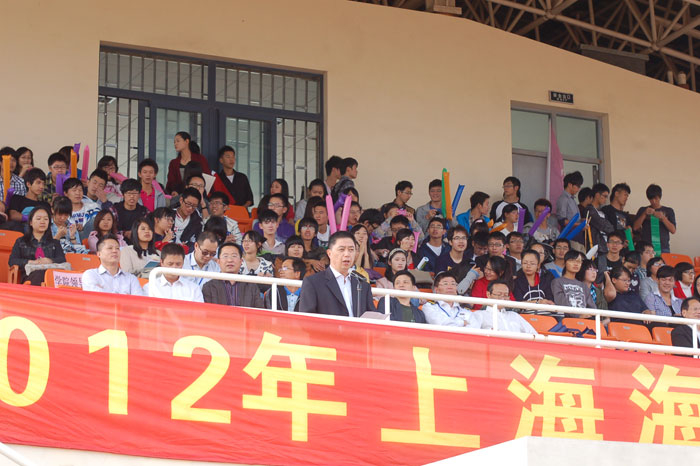 孔凡邨副校长主持开幕式