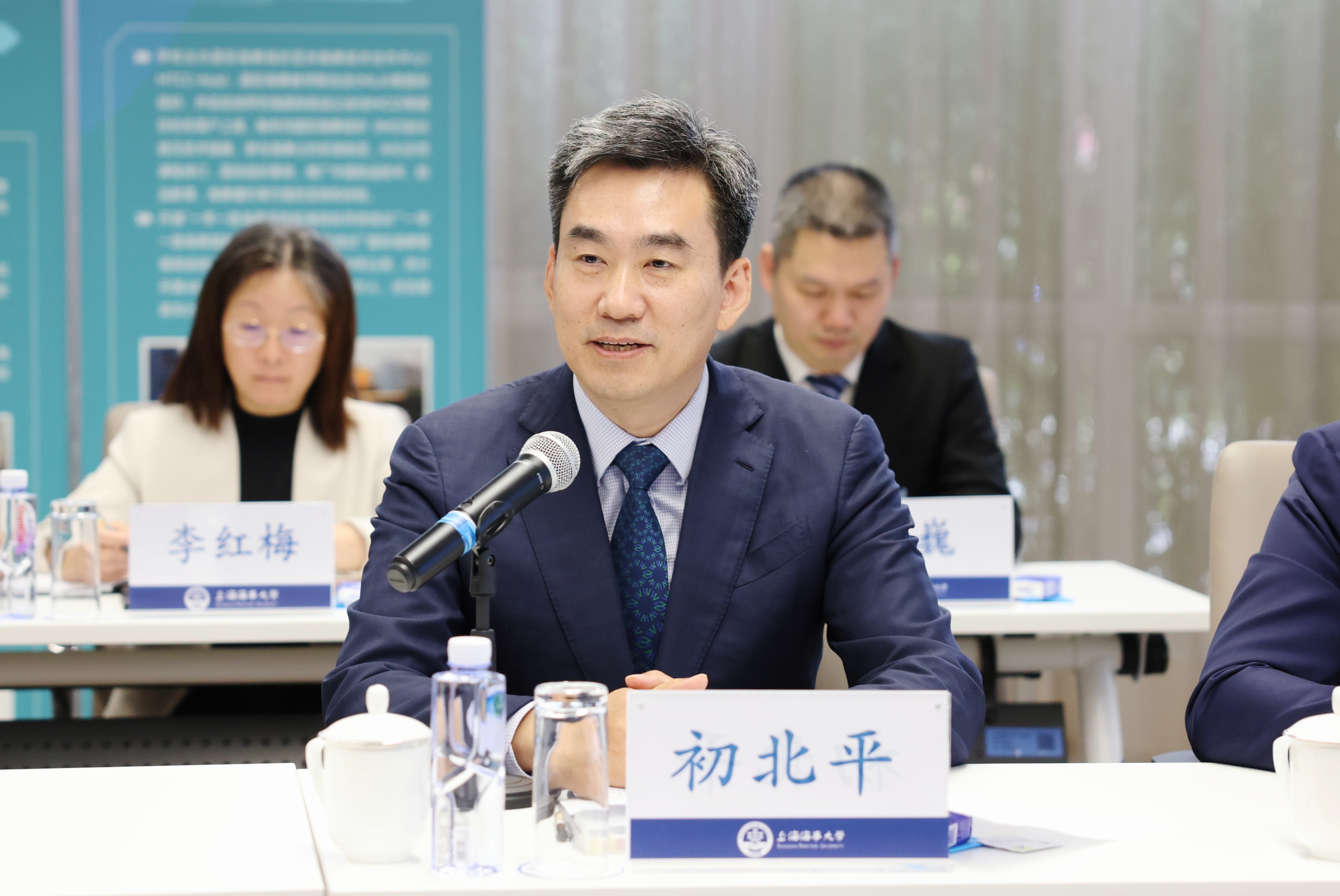 初北平校长介绍学校发展情况