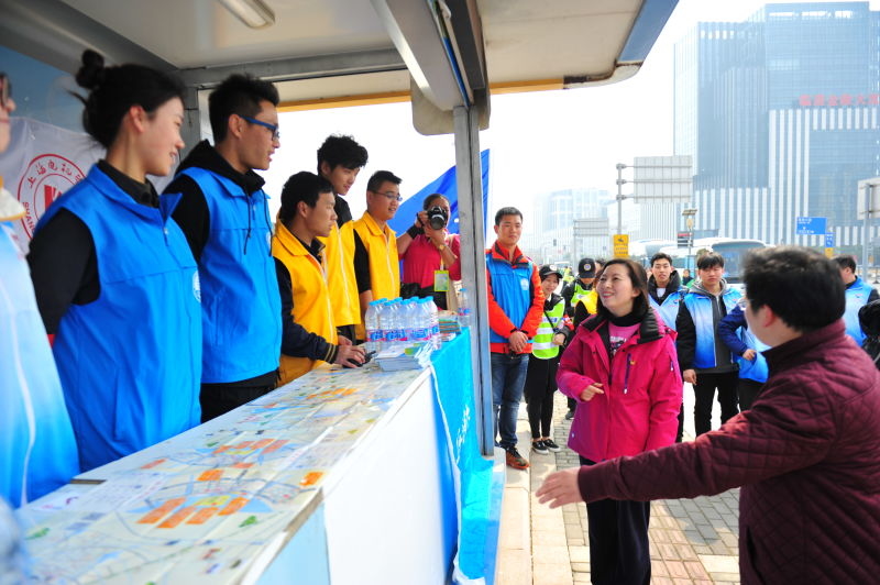 上海团市委书记徐未晚慰问我校志愿者