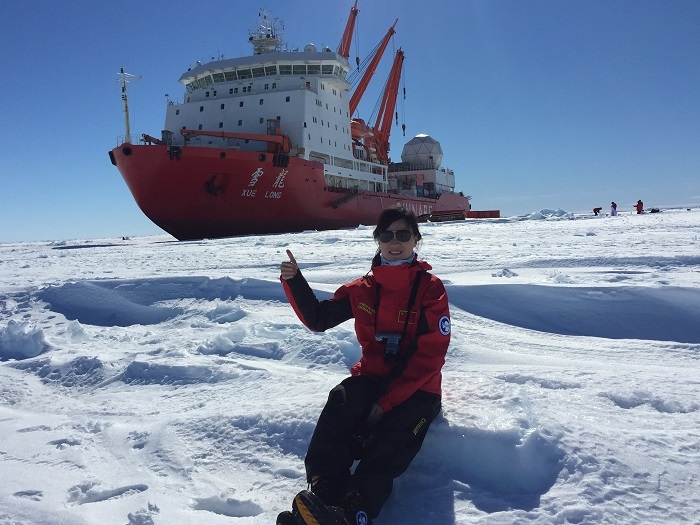2016年11月,我校罗捷老师作为二副随“雪龙”号参加第33次南极科考 2016年11月,我校罗捷老师作为二副随“雪龙”号参加第33次南极科考