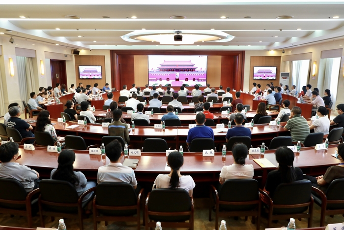 收看收听庆祝中国共产党成立100周年大会主会场