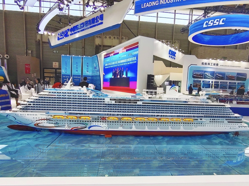 20231210085739708800.jpg 爱达魔都号邮轮模型