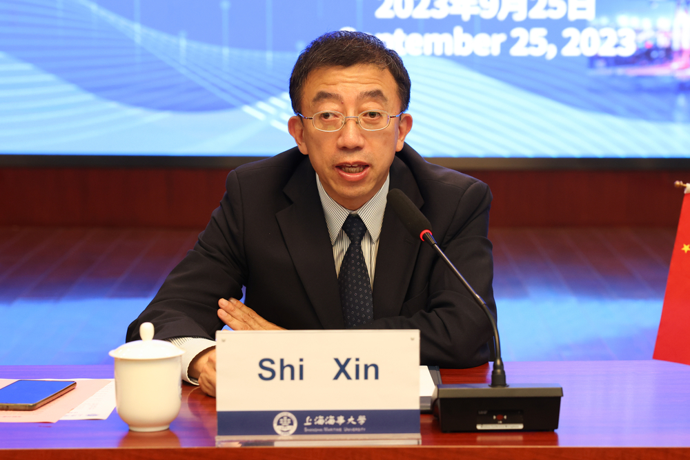 20231003054140646500.jpg 施欣副校长致欢迎辞