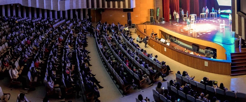 沪剧《敦煌女儿》受到我校广大师生的喜爱