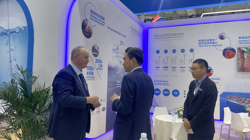 20240926011334405800.jpg 初北平校长参观修弗斯润亩(silverstream)科技有限公司展台