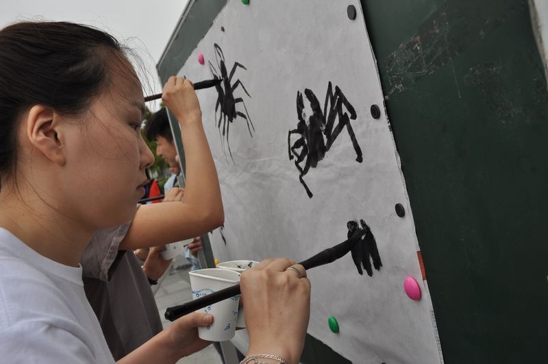 第三届文化节描绘“世界窗口,友谊桥梁” 第三届文化节描绘“世界窗口,友谊桥梁”