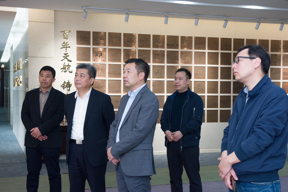 参观天航局陈列馆