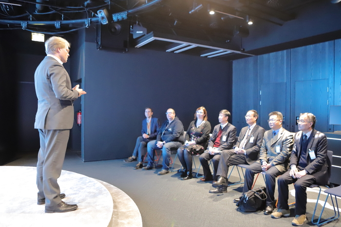 黄有方校长一行与瓦锡兰集团总部相关领导交流