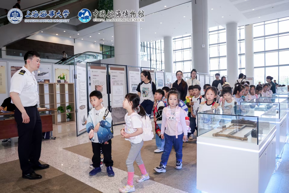 蓝湾幼儿园集体参观