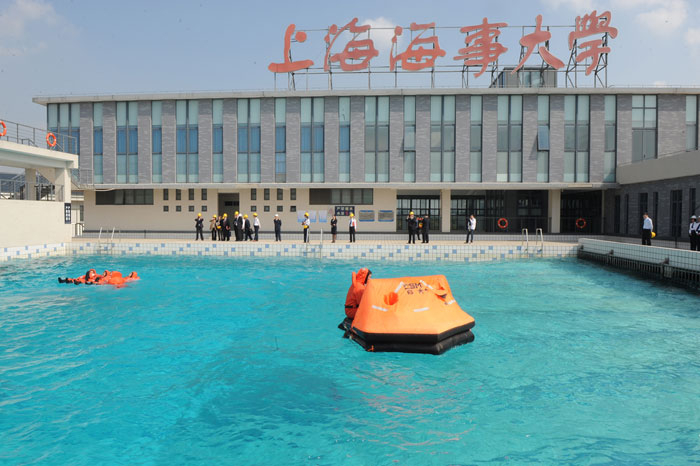 考察水上训练中心