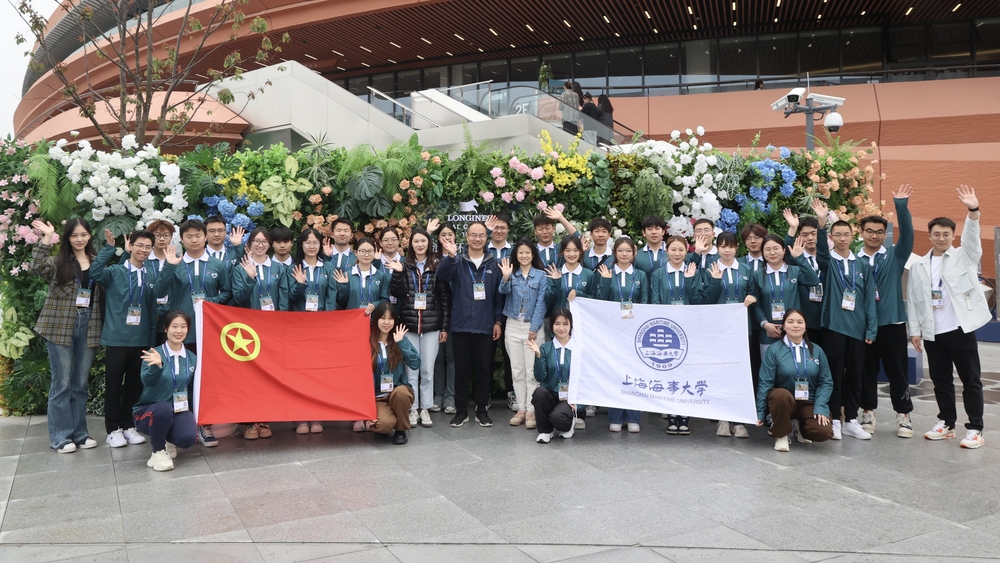 20240507131231804000.jpg 志愿服务大合照