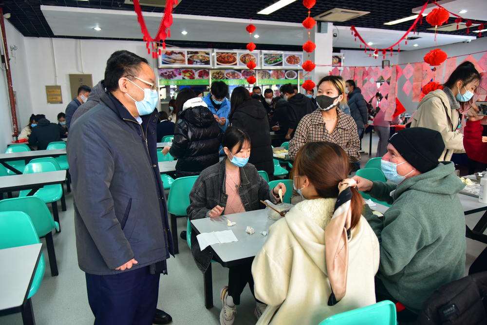 检查食堂
