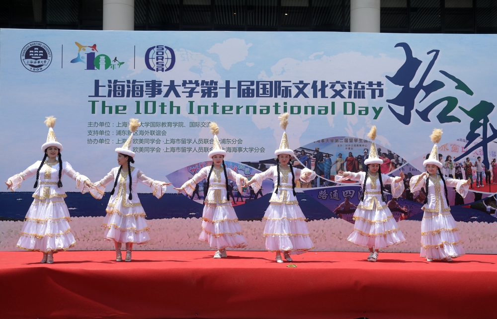 哈萨克斯坦民族舞蹈表演