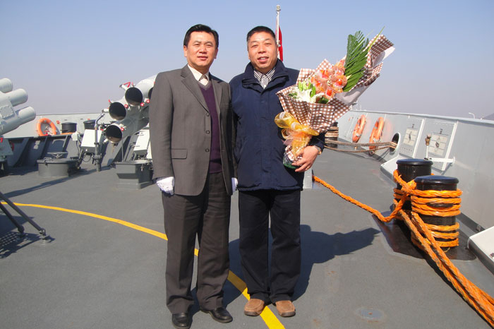 交通运输部副部长冯正霖慰问顾维国船长 交通运输部副部长冯正霖慰问顾维国船长