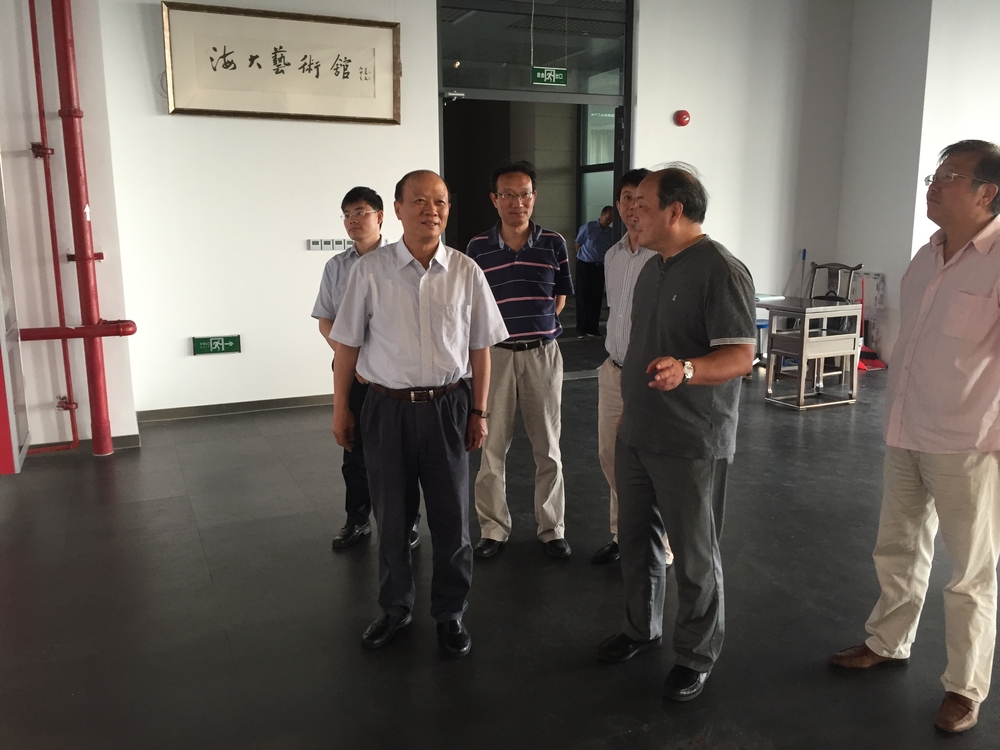 原交通运输部副部长徐祖远参观书画展