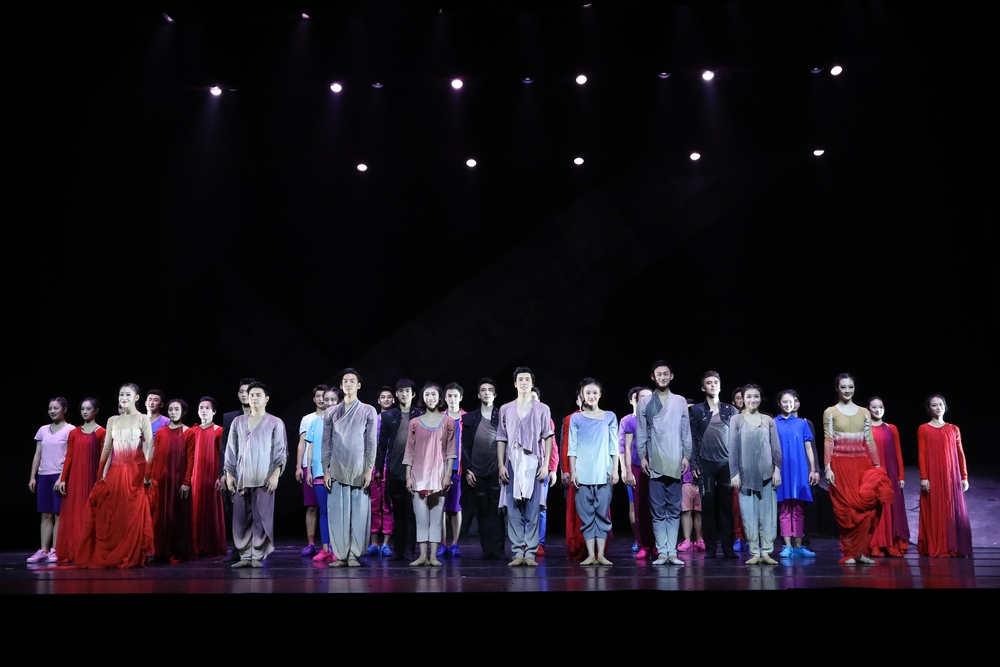 全体演出人员合影