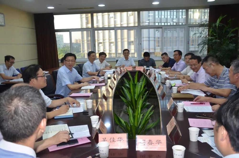 与南通市副市长会谈现场