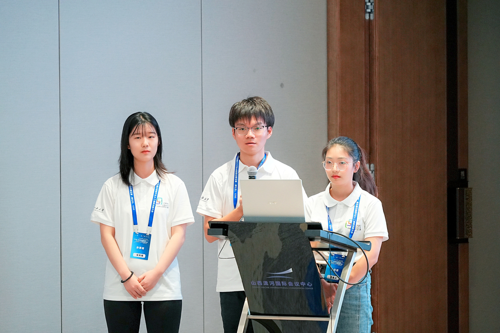 20230928080539962300.jpg 参赛学生现场答辩