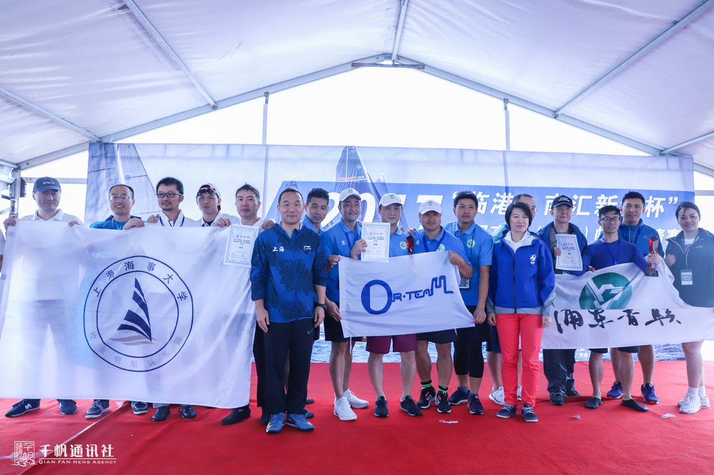 青年组冠亚季军