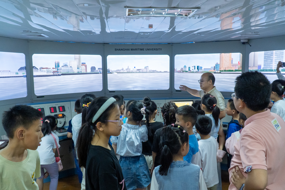 “海员日奇妙之旅”航海模拟器讲解