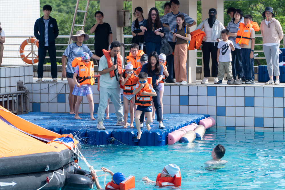 20250626082137829100.jpg “海员日奇妙之旅”之“水上运动大冒险”