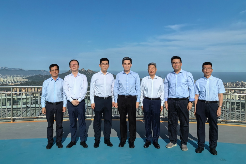 20240626125437889500.jpg 考察青岛国际航运中心