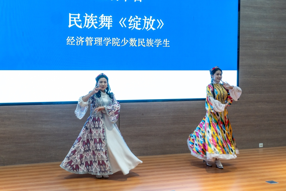 学生表演