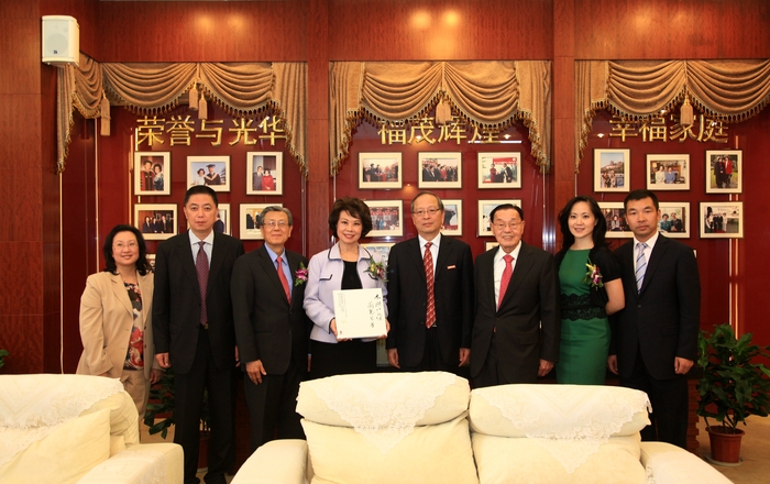 参观赵朱木兰纪念馆