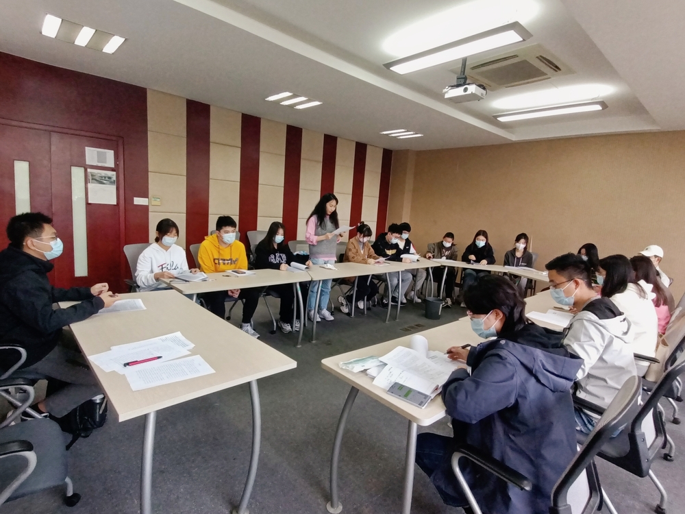  学生党支部组织党的二十大精神学习活动
