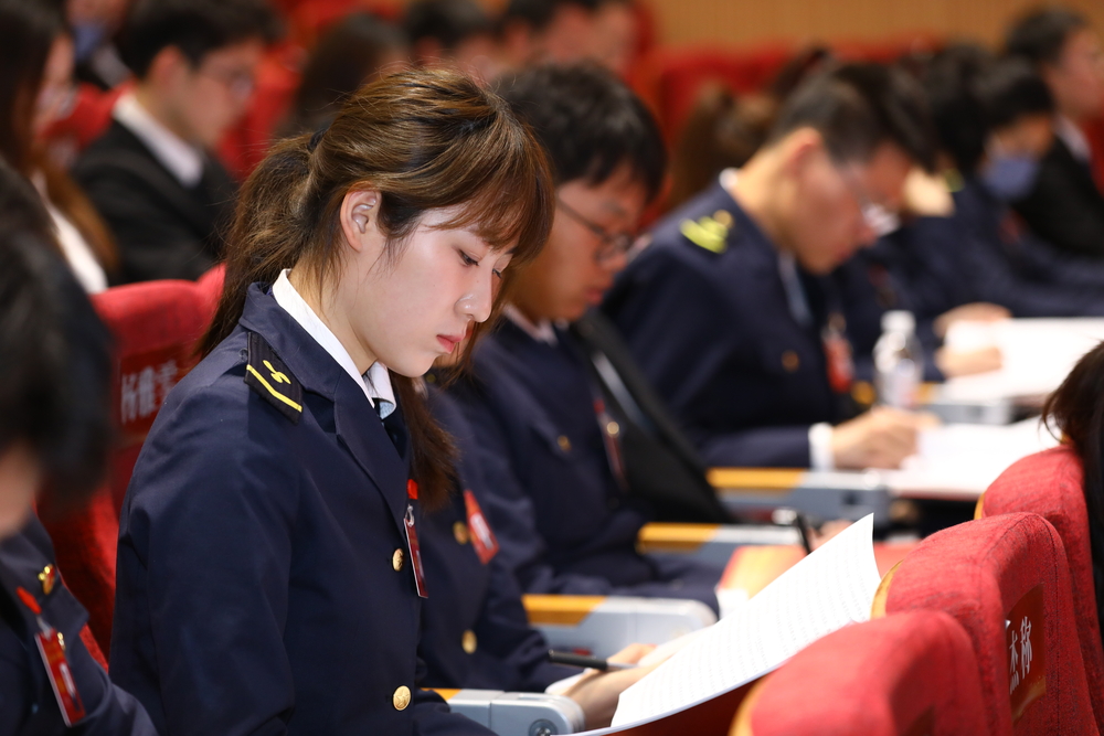 参会代表