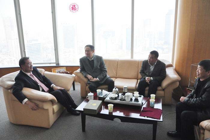 校领导与中海散货运输有限公司总经理邱国宣会谈