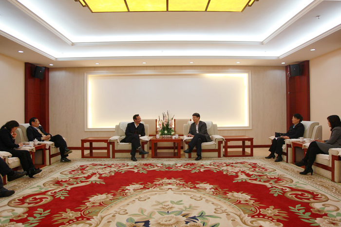 与天津物产集团王玉柱董事长、张伟副书记等交流