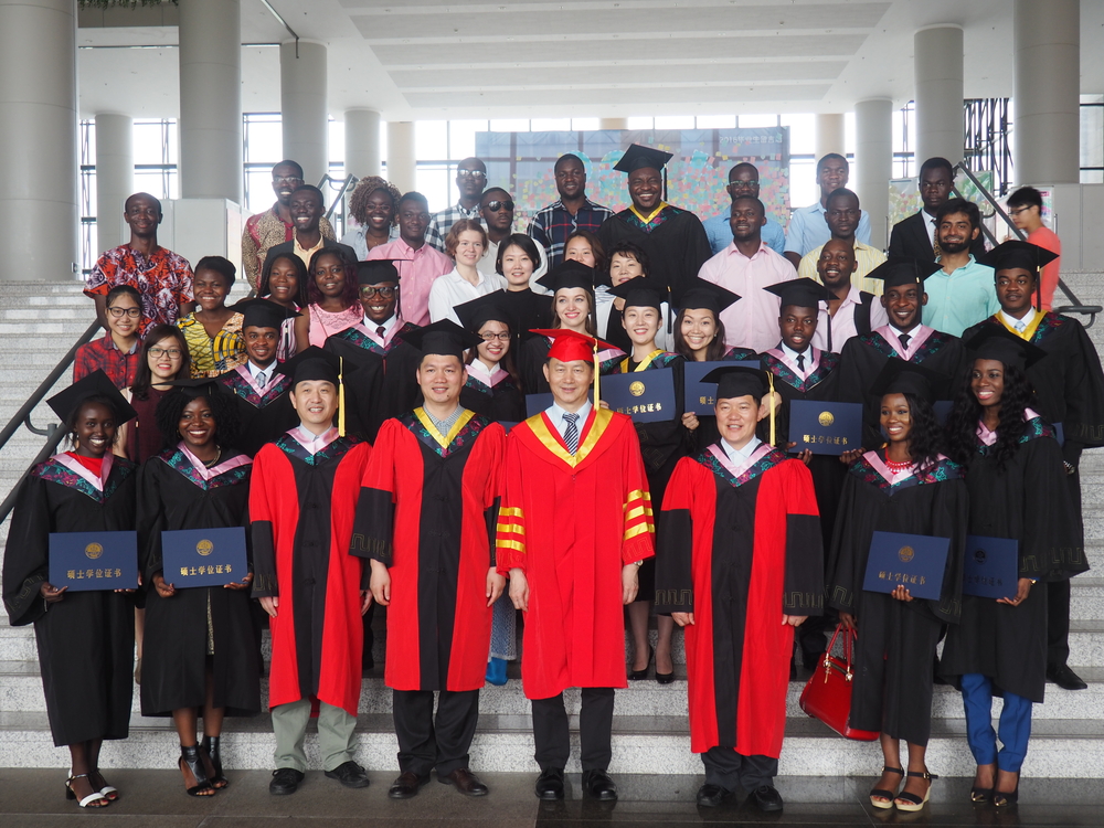 全体师生及来宾合影