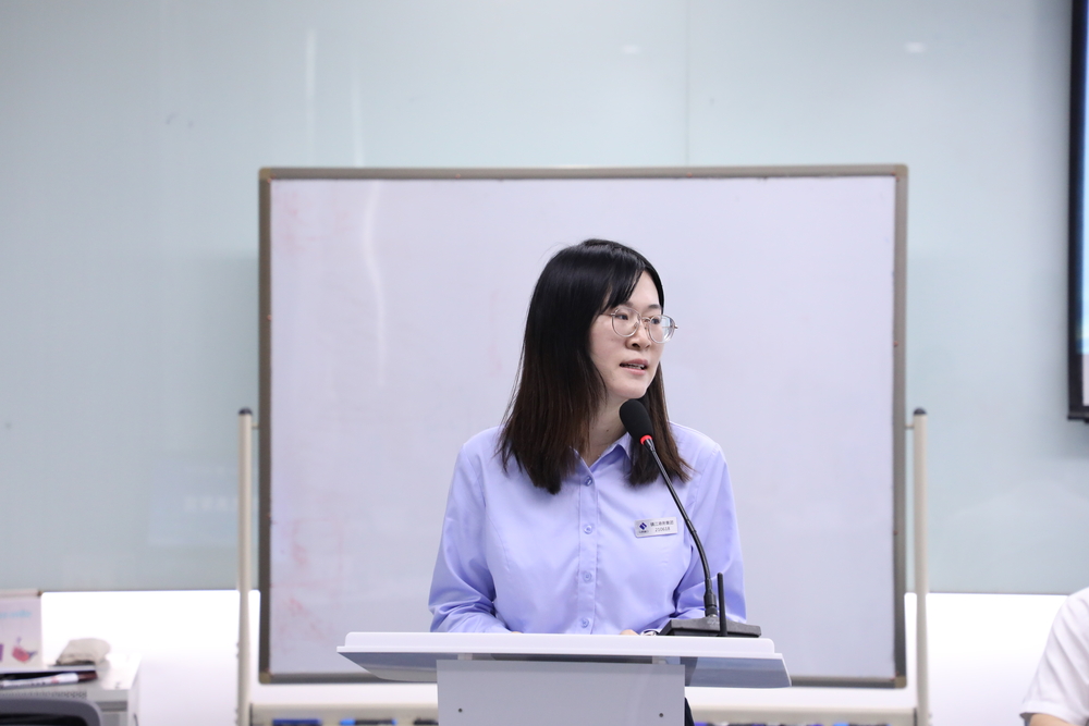 图片6：学员代表发言