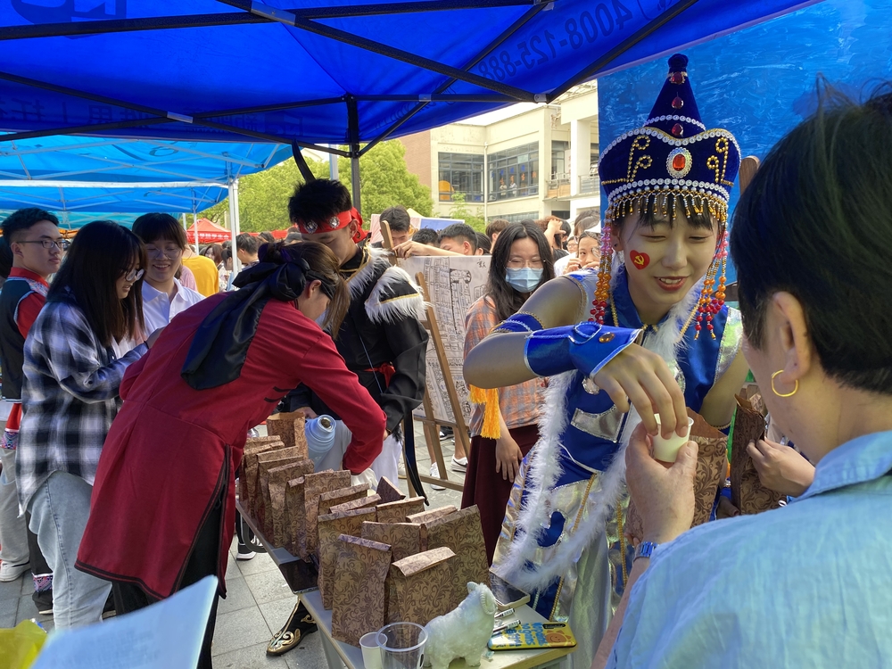 “风情街”展示