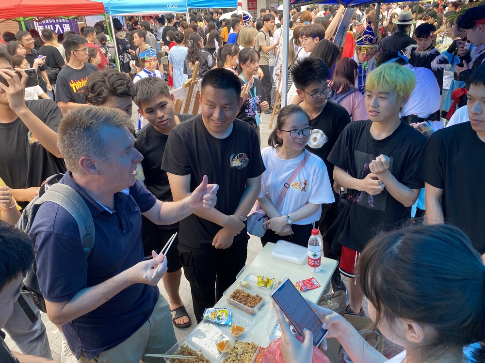 “风情街”展示