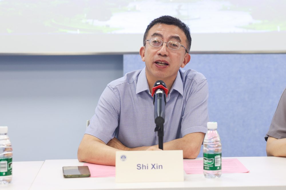 施欣副校长代表学校致辞