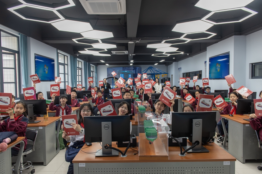 20240429134949675400.jpg 拼船模现场