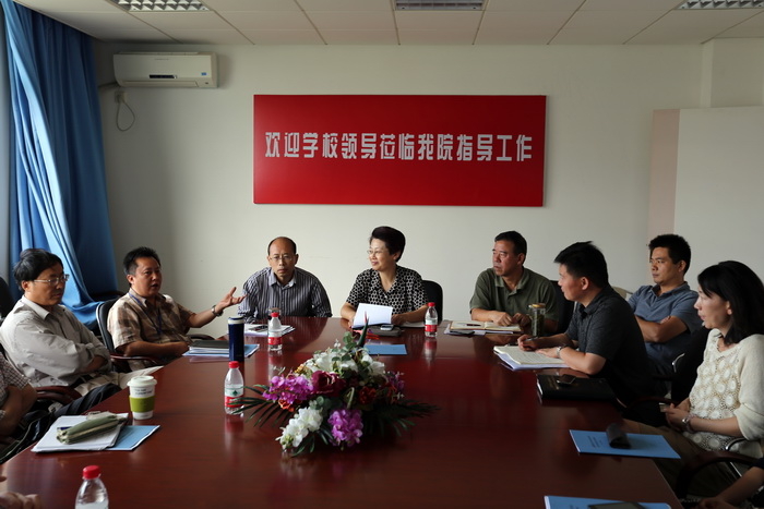 门妍萍副书记与外国语学院师生座谈