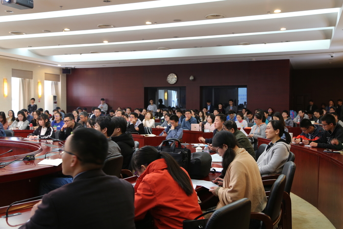 报告会现场