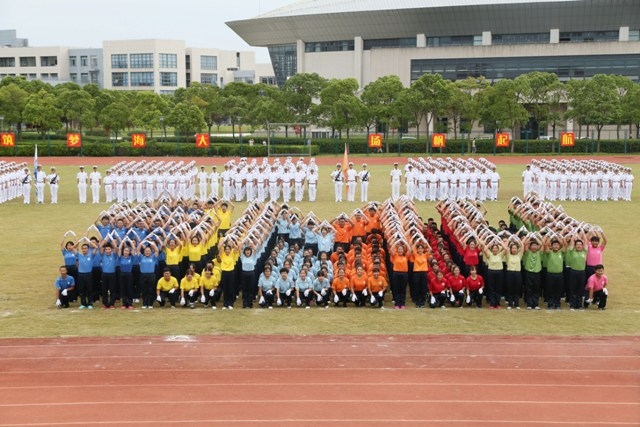 学生团体表演 学生团体表演