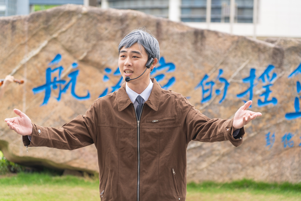 第三幕陈嘉震晚年入党宣誓