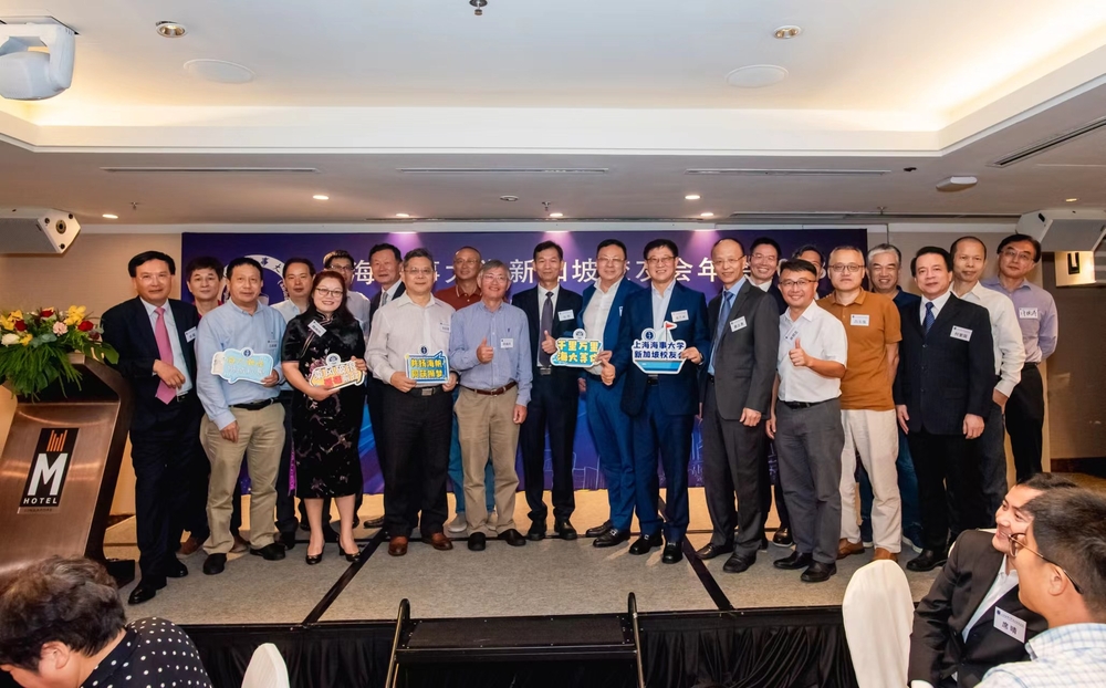 20231206110850435100.jpg 1990年前(包括1990)入学校友合影