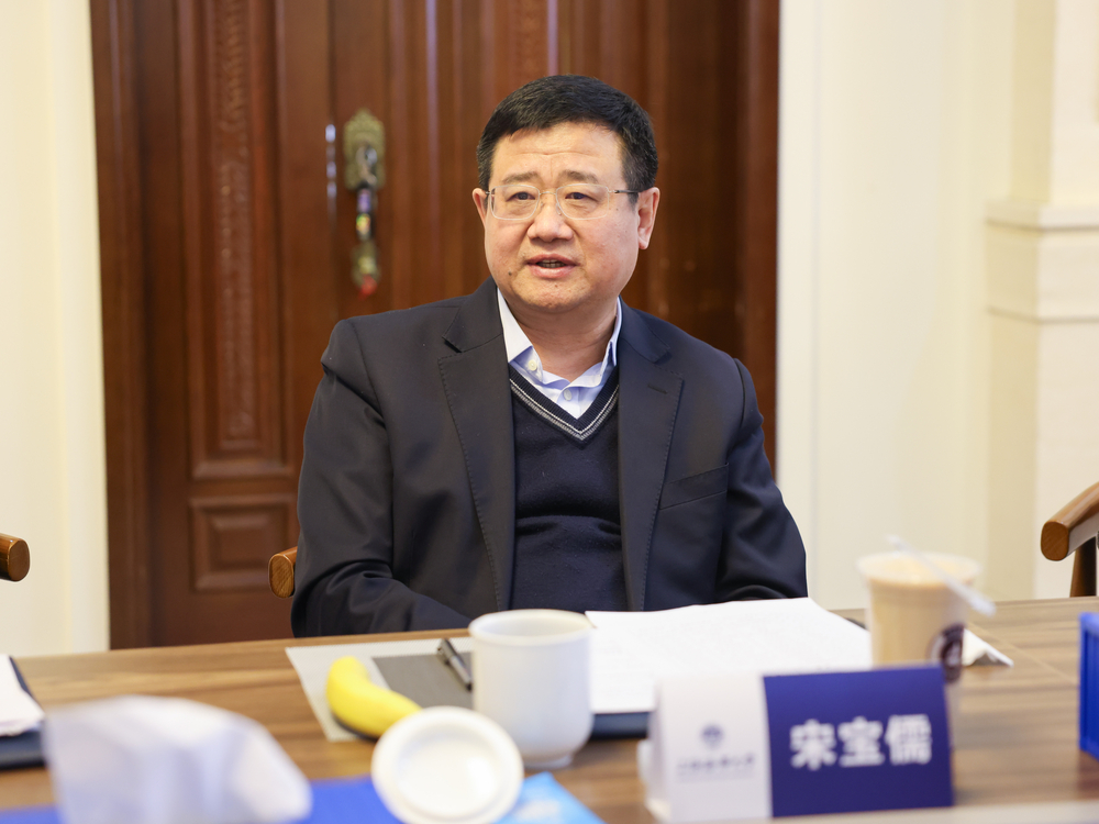 20250226014150750500.jpg 宋书记为学生答疑解惑