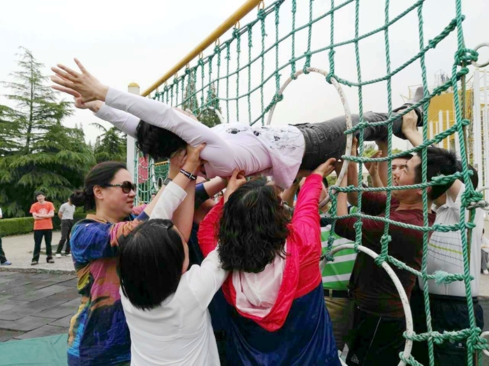 团队拓展训练