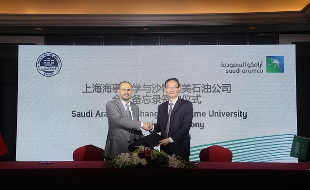 黄有方校长与沙特阿拉伯石油公司高级副总裁阿哈默德•萨阿迪签署备忘录 黄有方校长与沙特阿拉伯石油公司高级副总裁阿哈默德•萨阿迪签署备忘录